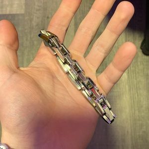 Stainless steel unisex braclet, worn only too special occasions.